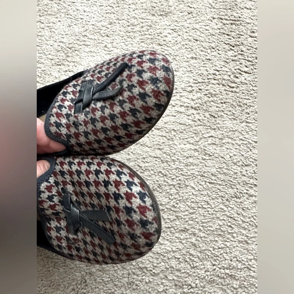 Charter Club Women's Houndstooth Loafers - Red and Navy - Picture 5 of 6